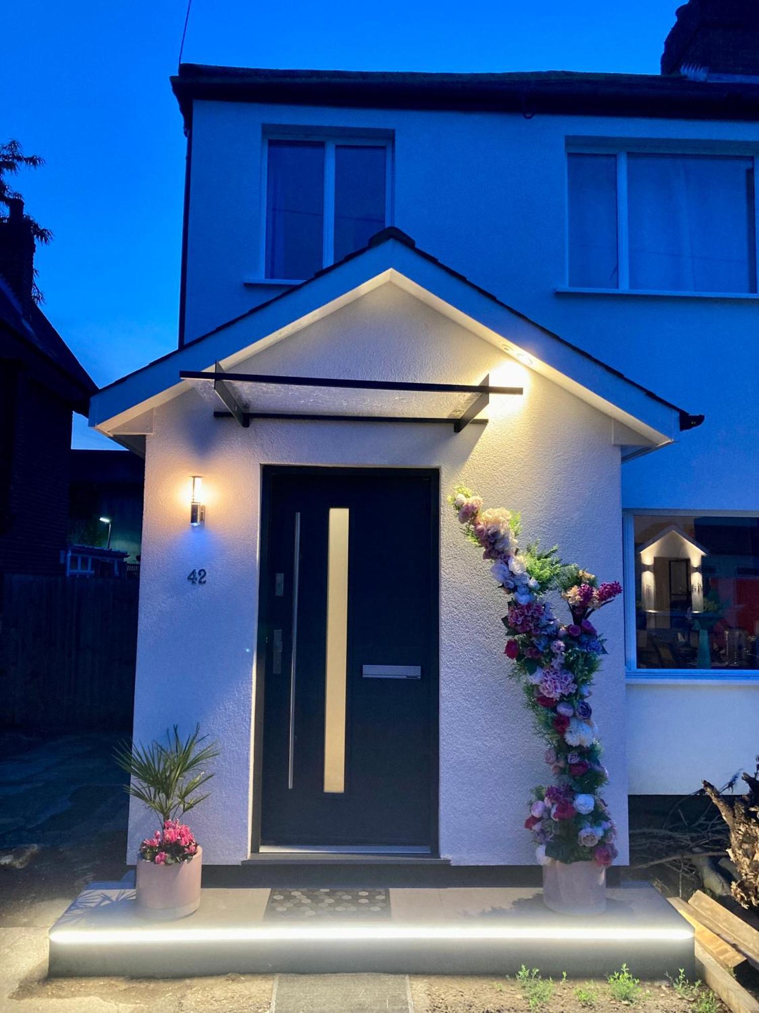 Cosy Modern Family Home Free Parking Garden Londres Exterior foto
